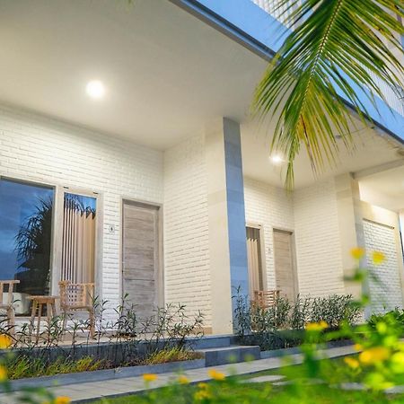 Berawa Dini Guesthouse Canggu  Exterior photo