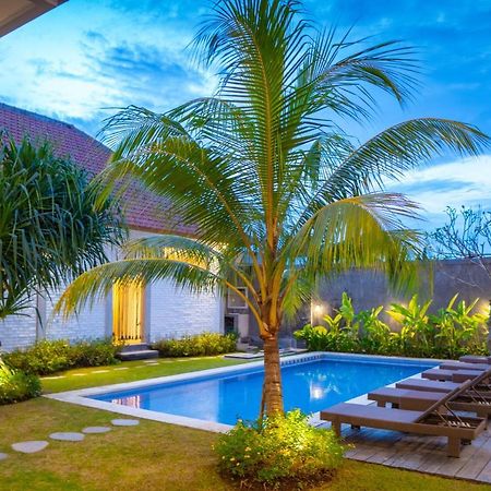 Berawa Dini Guesthouse Canggu  Exterior photo